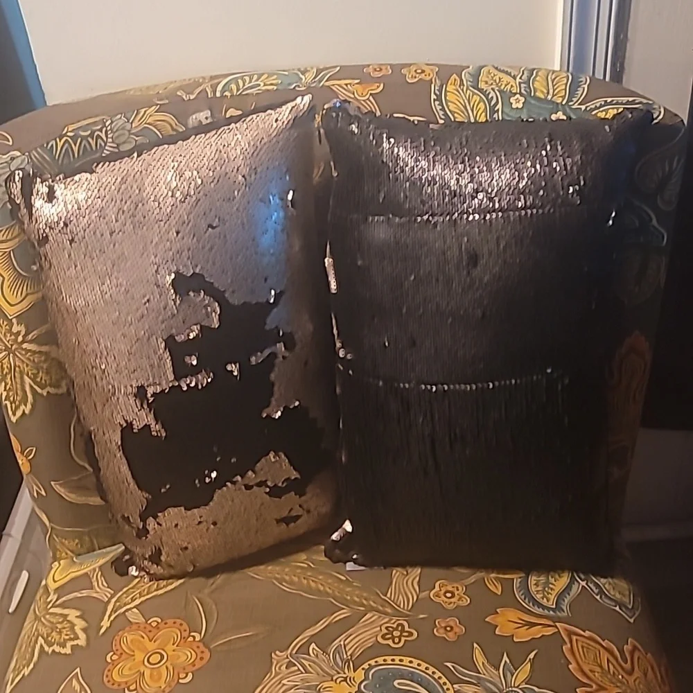 NEW AVIVA STANOFF MERMAID SEQUINED GOLD SILVER LUXURY DOWN PILLOWS BUNDLE